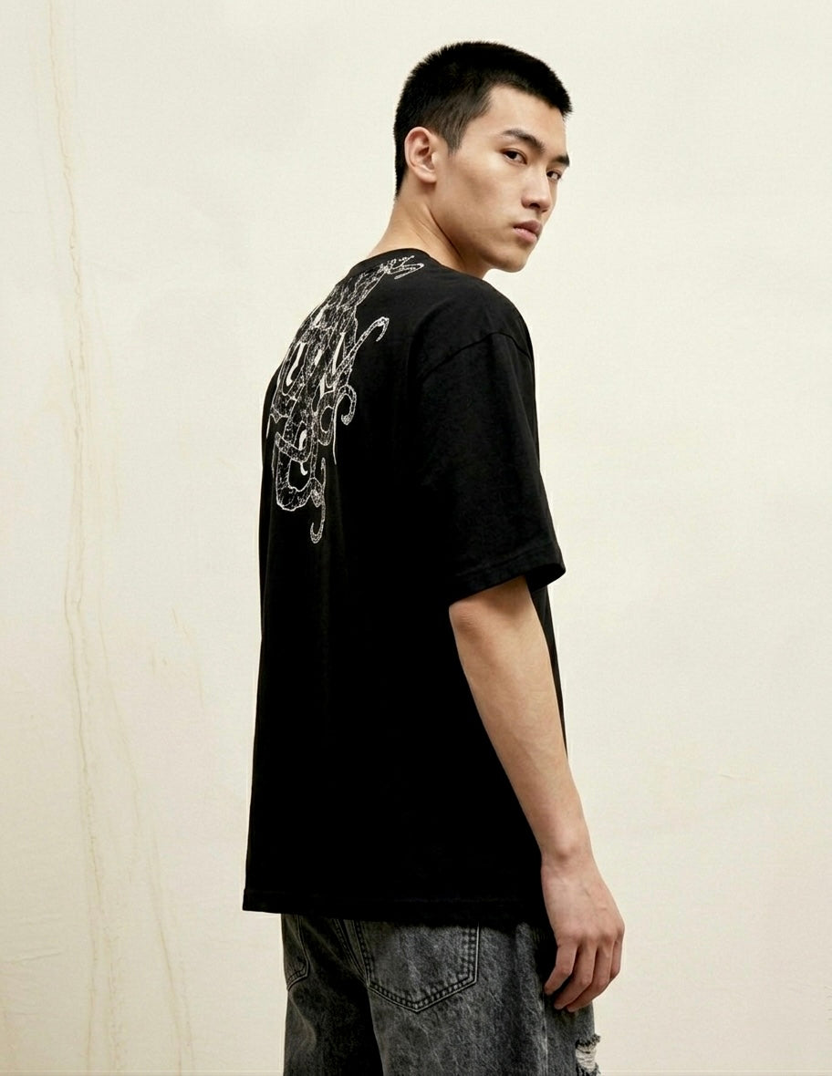 Deadly Tentacles Oversized T-Shirts